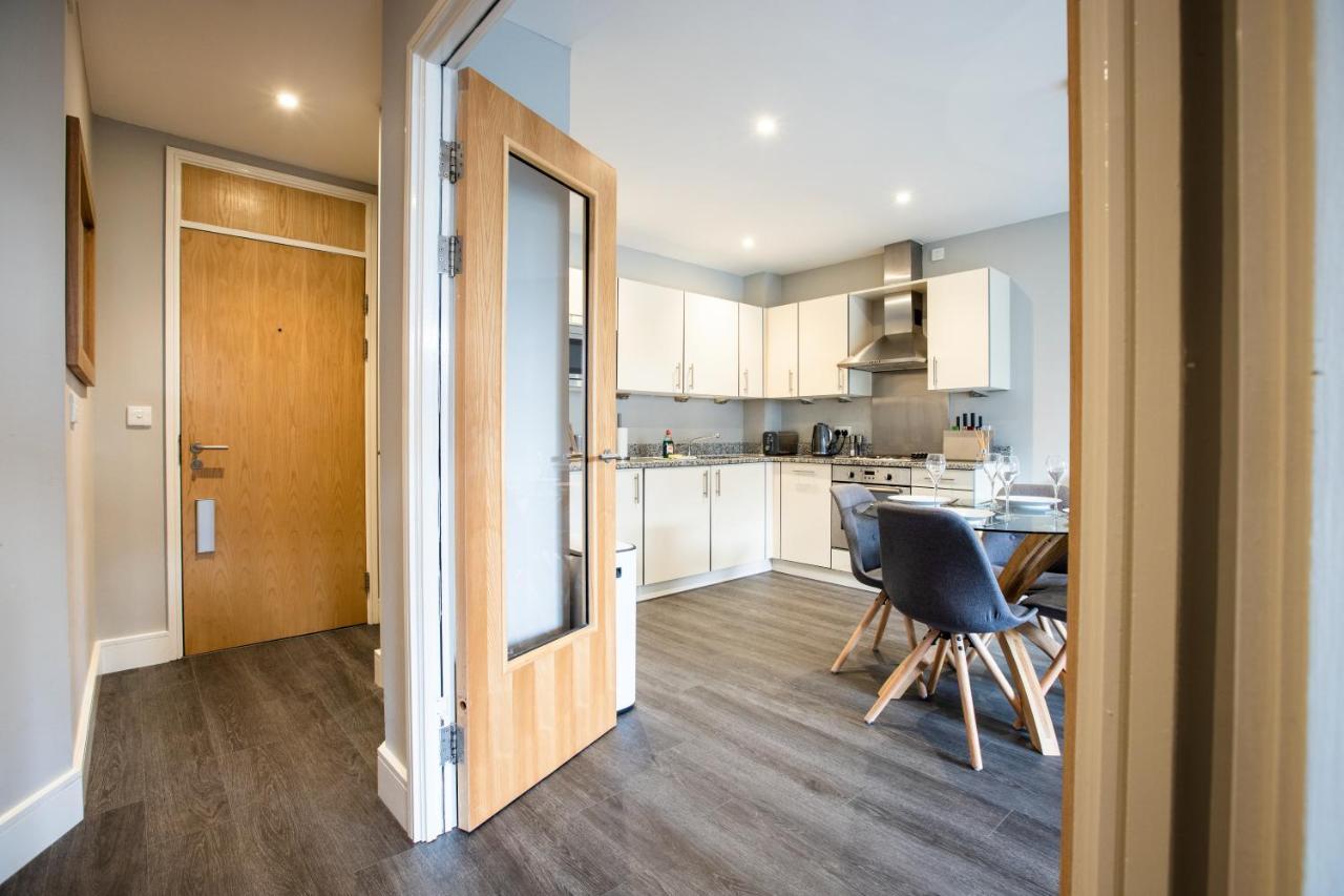 Urban Living'S - The Wren Beautiful City Centre Apartment With Parking Оксфорд Экстерьер фото